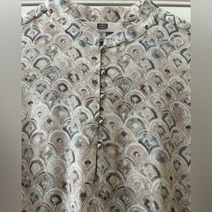 NWT Etcetera sleeveless blouse. Perfect pale colors with beautiful design. Sz 2